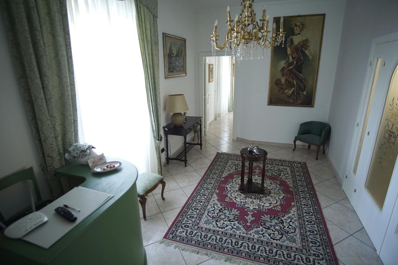 La Piccola Reggia Bed & Breakfast Caserta Exterior photo